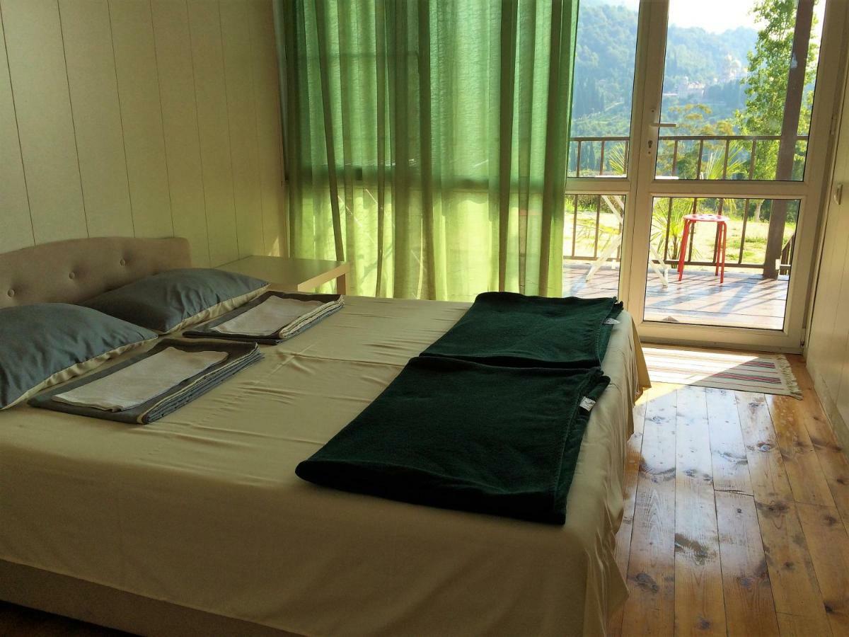 U Valery Hotel New Athos Esterno foto